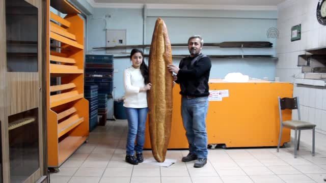 1 Metre 90 Santim Uzunluğunda Ekmek
